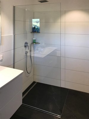 Glaserei-Salzinger-Muenchen-Bodenebene-Walk-In-Dusche