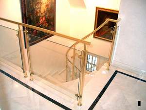 Glaserei Salzinger München Beispiel Treppenhausverglasung